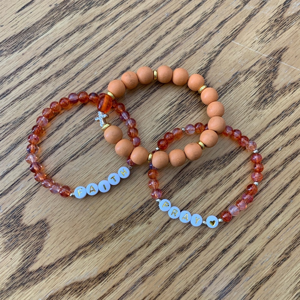 {Handmade} Faith and Pray Bracelet Set